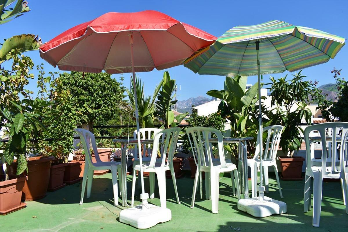 Hostal Sol y Mar Nerja Exterior foto