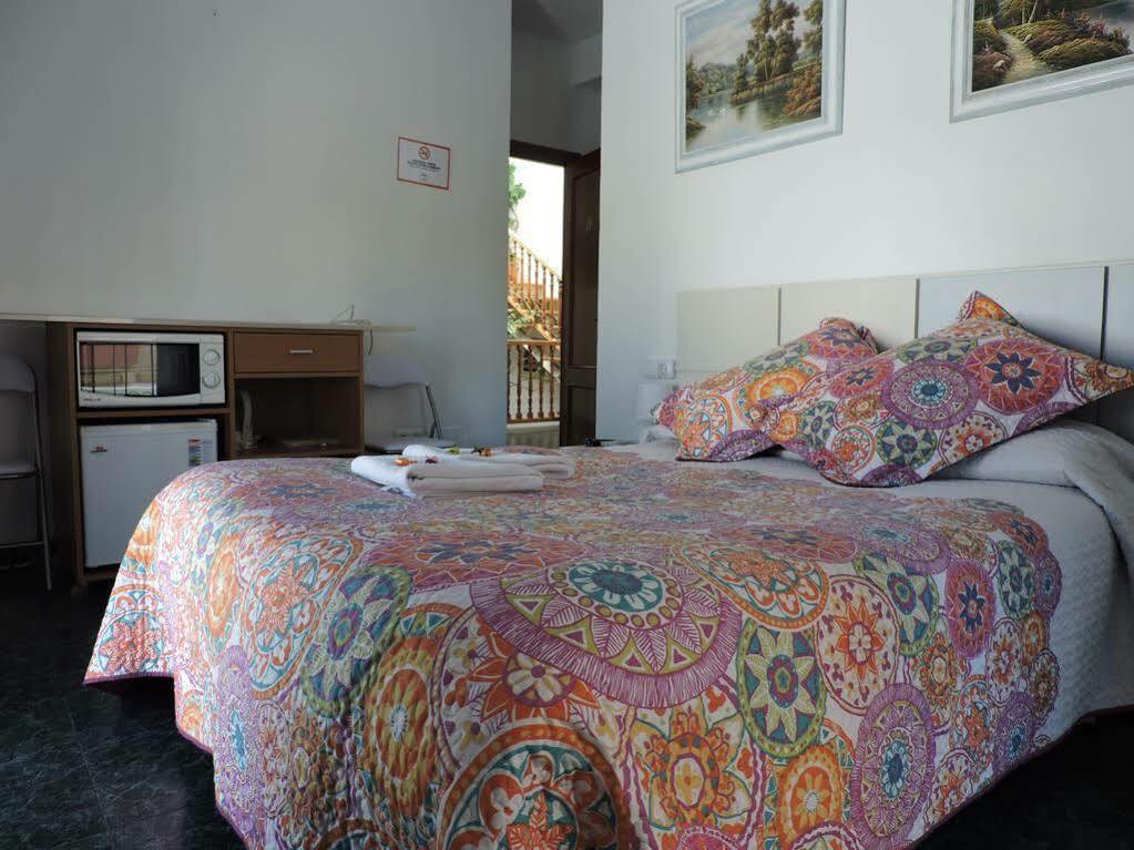 Hostal Sol y Mar Nerja Exterior foto